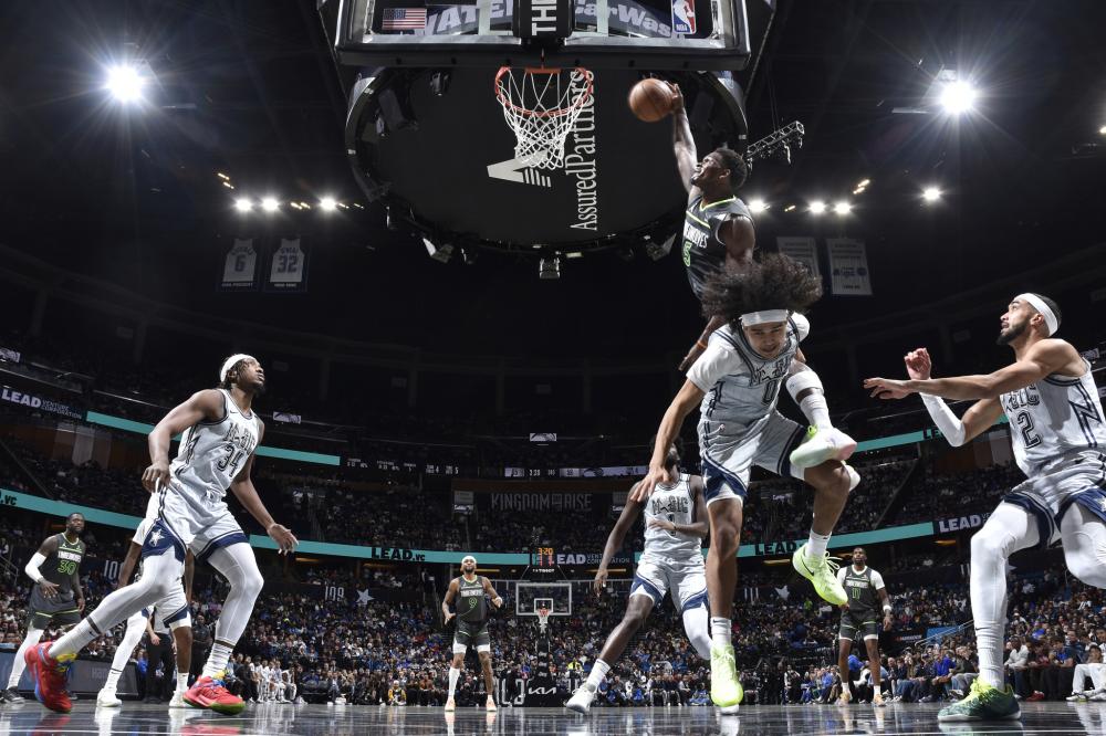 要求西甲让步马拉松遭拒，瓦伦市长抨击特瓦斯只关心电视球迷（西甲拒为马拉松让路，瓦伦西亚市长炮轰特瓦斯只顾电视观众）